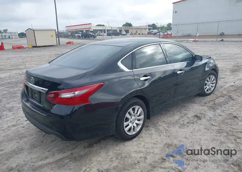 2018 Nissan Altima 2.5 S z USA, uszkodzony, nr VIN 1N4AL3AP8JC137556